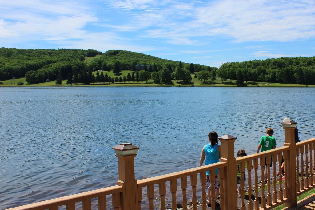 Alpine Lake Resort Terra Alta Exterior foto
